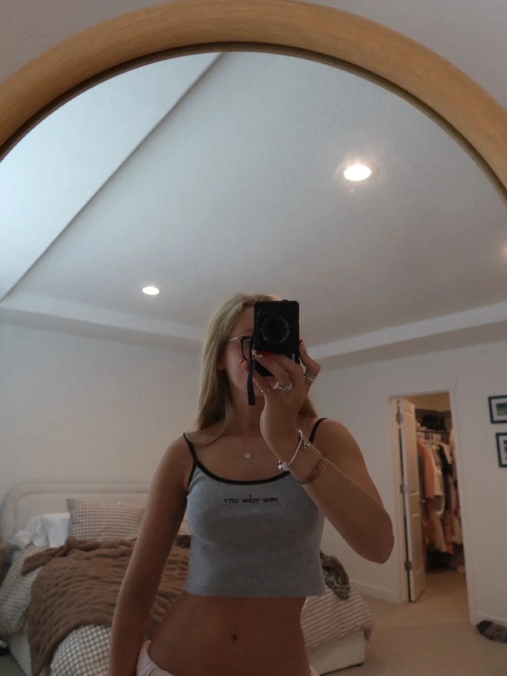 Brandy Melville New York Tank Top - Picture 1 of 2
